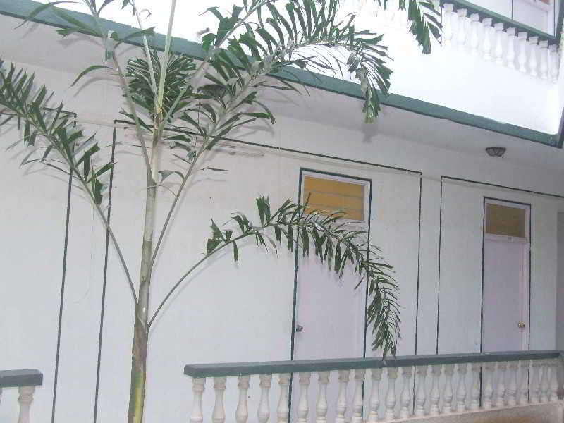 Summerville Beach Resort Candolim Exterior foto